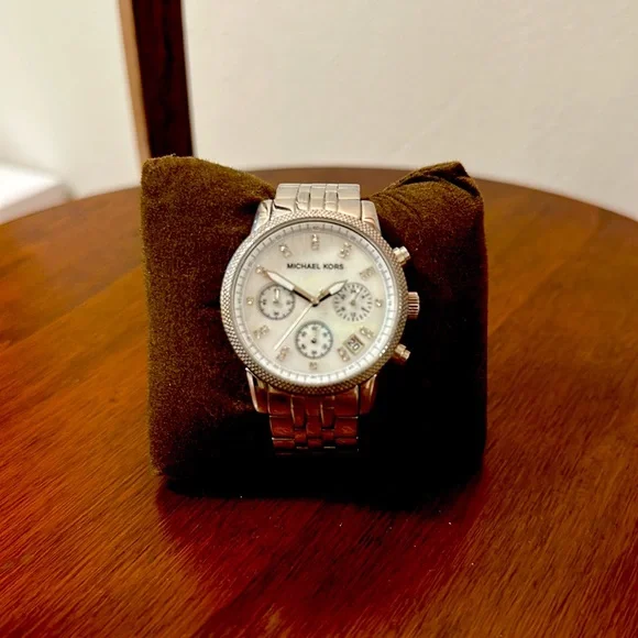 Michael Kors | Accessories | New In Box Michael Kors  display picture 1